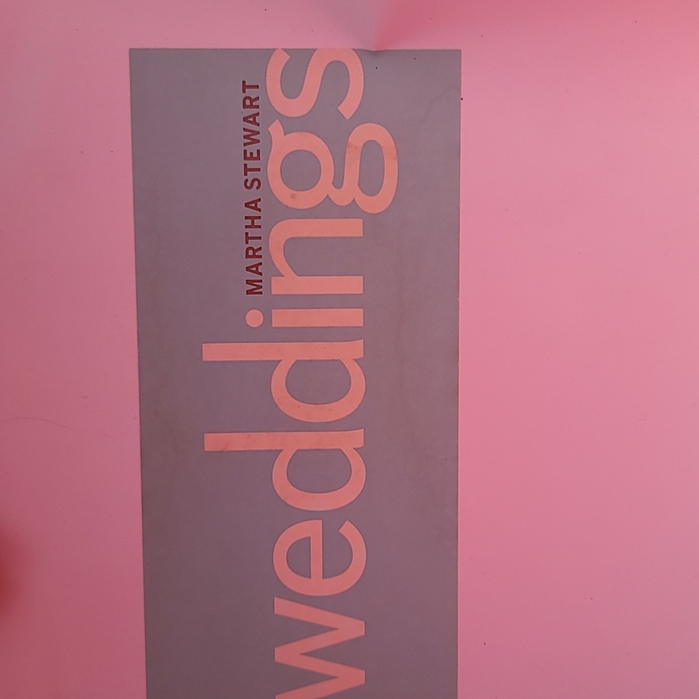 Martha Stewart keepsake wedding planner and Wedding cake book. 2 items together. - Picture 4 of 6